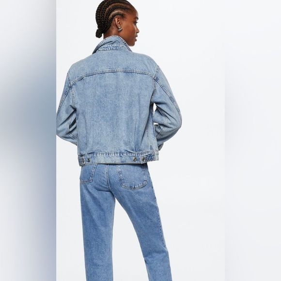 Pocketed denim jacket - Picture 2 of 10